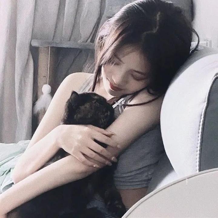 艳女新装